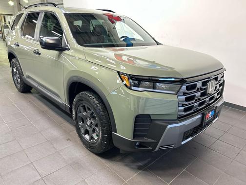 Ash Green Metallic 2026 Honda Pilot TrailSport