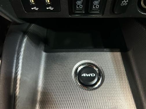 White Diamond 2024 Mitsubishi Outlander Sport 2.0 LE