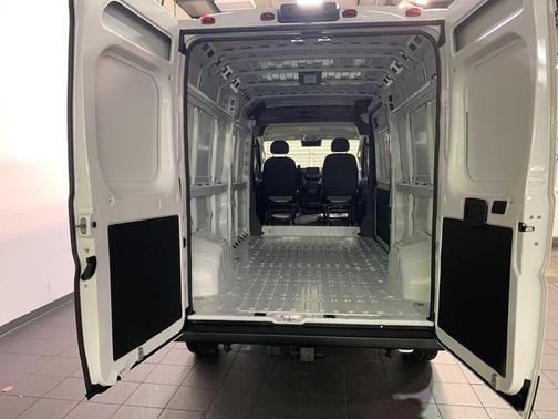 Bright White Clearcoat 2026 RAM ProMaster 2500 Tradesman