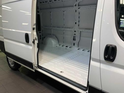 Bright White Clearcoat 2026 RAM ProMaster 2500 Tradesman