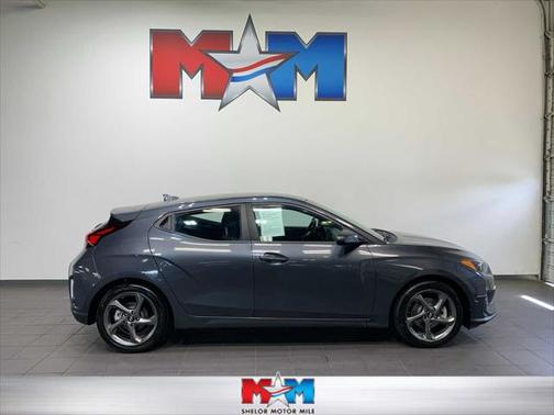 2019 Hyundai Veloster 2