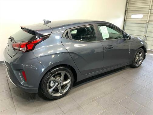 2019 Hyundai Veloster 2