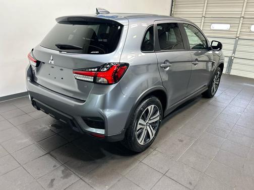 Mercury Gray Metallic 2024 Mitsubishi Outlander Sport SE
