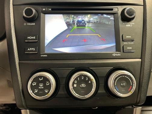 Ice Silver Metallic 2017 Subaru Forester 2.5i