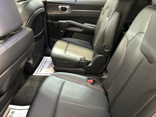 GLACIAL WHITE 2026 Kia Sorento SX