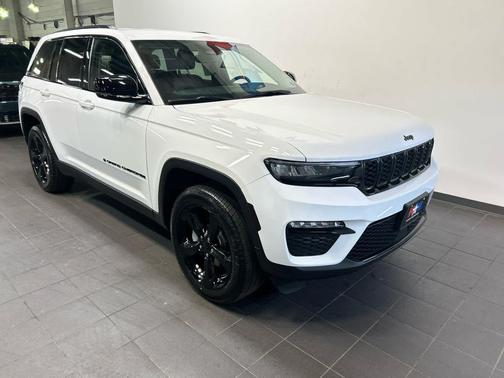 Bright White Clearcoat 2023 Jeep Grand Cherokee Limited