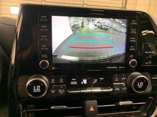 Midnight Black Metallic 2022 Toyota Highlander LE