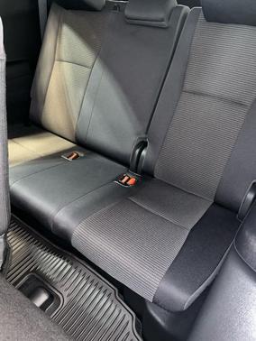 Midnight Black Metallic 2022 Toyota Highlander LE