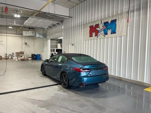 Ocean Gem/Midnight Black Metallic 2025 Toyota Camry XSE