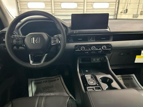 Radiant Red Metallic II 2026 Honda Pilot Touring 8-Passenger