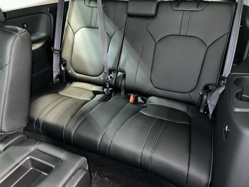 Radiant Red Metallic II 2026 Honda Pilot Touring 8-Passenger