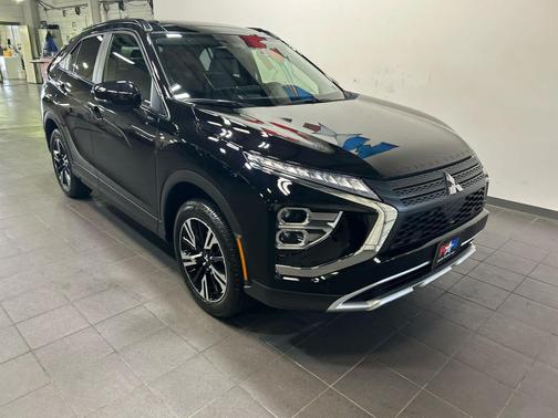 LABRADOR BLACK 2026 Mitsubishi Eclipse Cross SE