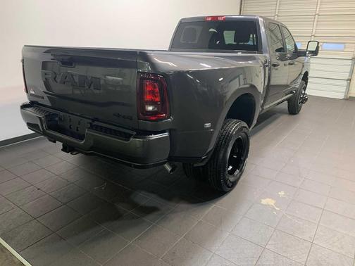 Granite Crystal Metallic Clearcoat 2026 RAM 3500 Big Horn Crew Cab 4x4 8' Box