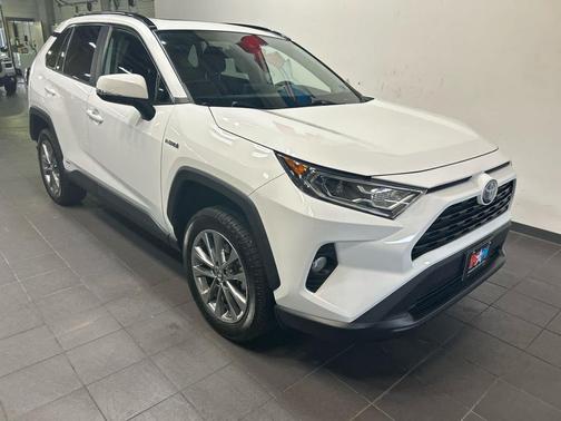 Super White 2021 Toyota RAV4 Hybrid XLE