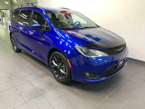 2020 Chrysler Pacifica Touring-L Plus