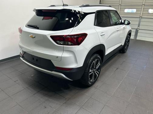 Summit White 2022 Chevrolet Trailblazer LT
