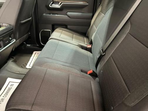 Summit White 2026 Chevrolet Silverado 1500 LT