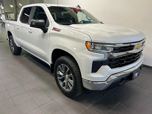 Summit White 2026 Chevrolet Silverado 1500 LT
