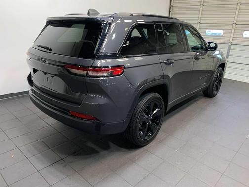 2024 Jeep Grand Cherokee Altitude