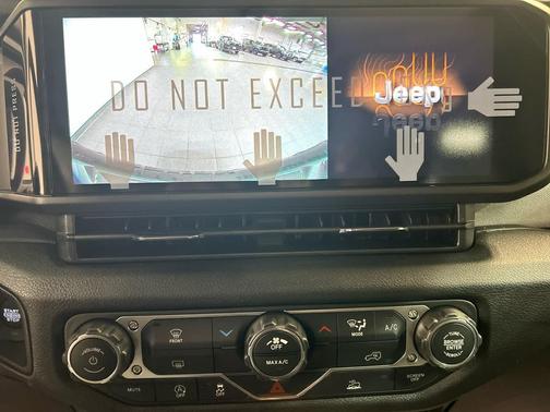 Tuscadero Pearlcoat 2026 Jeep Wrangler Sport S