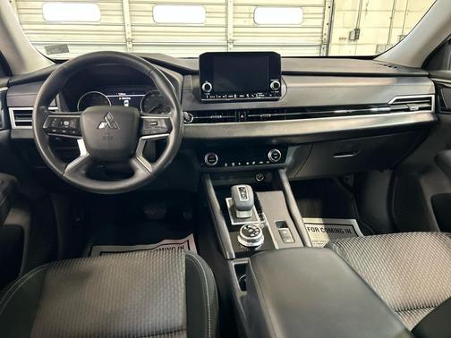 White Diamond 2023 Mitsubishi Outlander ES S-AWC