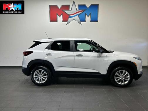 Summit White 2026 Chevrolet Trailblazer LS