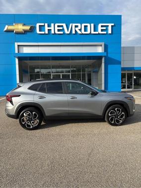 Sterling Gray Metallic 2026 Chevrolet Trax FWD 2RS