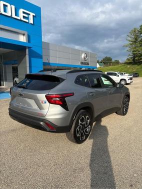 Sterling Gray Metallic 2026 Chevrolet Trax FWD 2RS