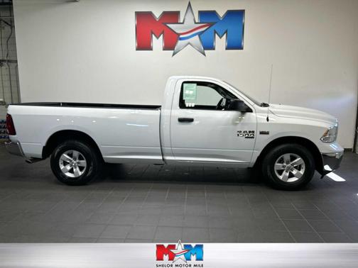 Black Clearcoat 2022 RAM 1500 Tradesman