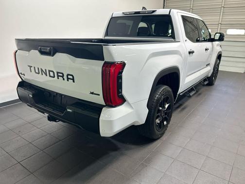 Ice Cap 2024 Toyota Tundra SR5