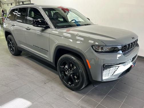 Sting-Gray Clearcoat 2027 Jeep Grand Cherokee Limited