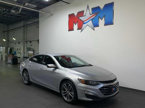 Silver Ice Metallic 2022 Chevrolet Malibu FWD LT