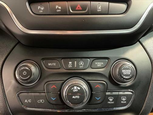 2023 Jeep Cherokee Altitude