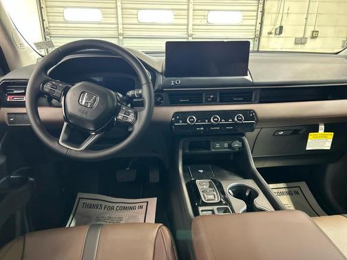 Platinum White Pearl 2026 Honda Pilot Touring 8-Passenger