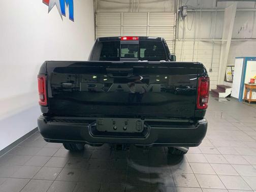 2026 RAM 2500 Tradesman Crew Cab 4x4 6'4' Box