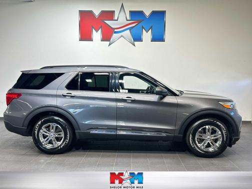 CARBONIZED GRAY METALLIC 2021 Ford Explorer XLT