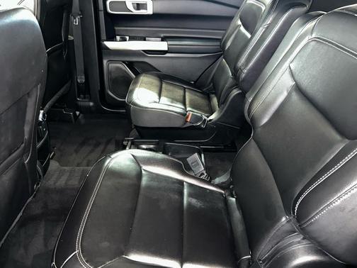 CARBONIZED GRAY METALLIC 2021 Ford Explorer XLT