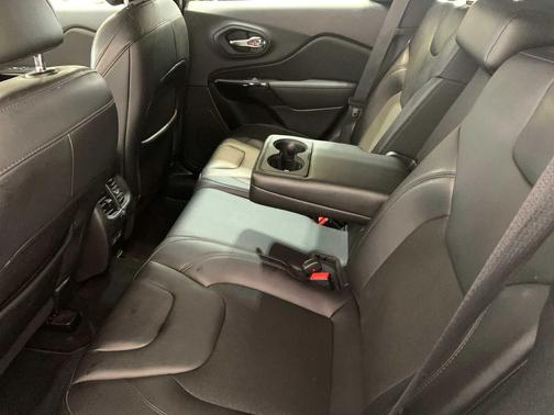 2021 Jeep Cherokee Altitude