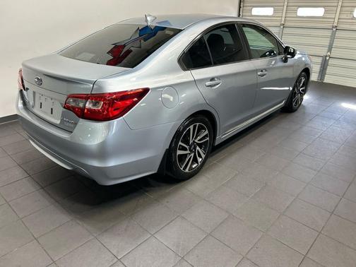 Ice Silver Metallic 2017 Subaru Legacy Sport