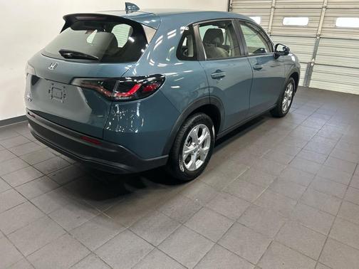 Nordic Forest Pearl 2023 Honda HR-V LX