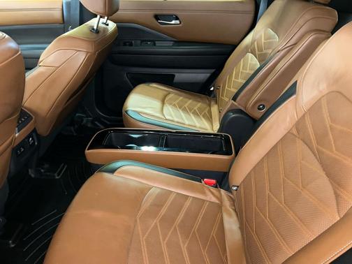 Gun Metallic 2022 Nissan Pathfinder Platinum 4WD