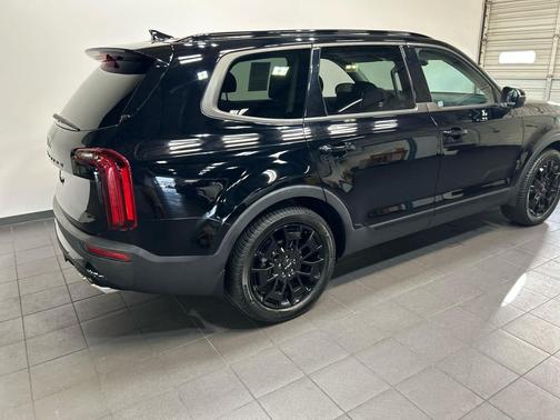 Ebony Black 2022 Kia Telluride EX