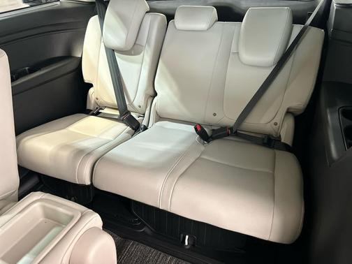 Platinum White Pearl 2026 Honda Odyssey EX-L