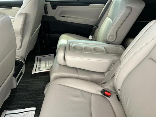 Platinum White Pearl 2026 Honda Odyssey EX-L