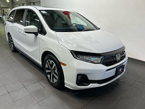 Platinum White Pearl 2026 Honda Odyssey EX-L