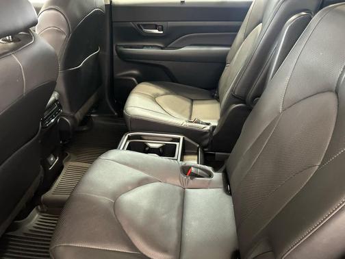 Coastal Cream 2024 Toyota Grand Highlander Limited