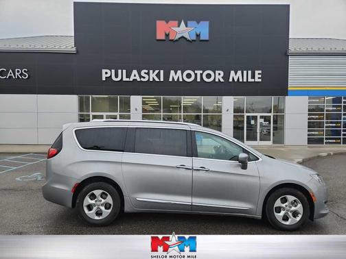 2017 Chrysler Pacifica Touring-L