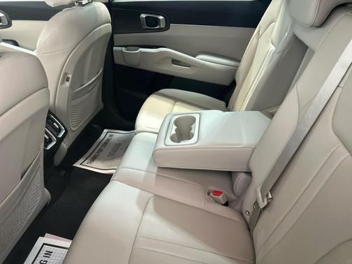 GLACIAL WHITE 2026 Kia Sorento EX