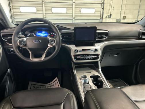 Agate Black Metallic 2024 Ford Explorer XLT