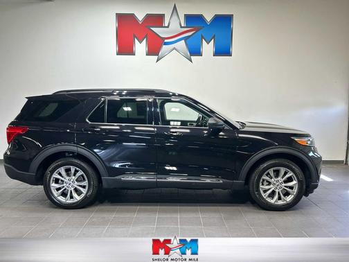 Agate Black Metallic 2024 Ford Explorer XLT